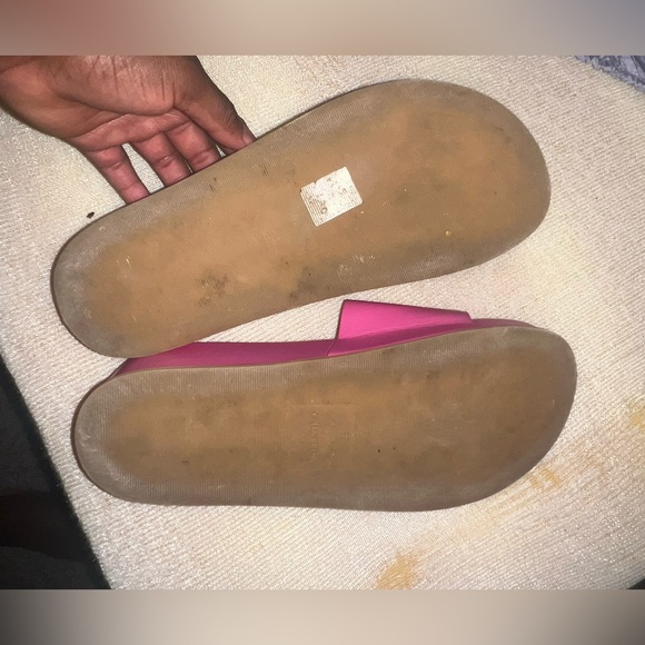 Valentino V logo  platform slides - Picture 4 of 6